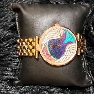 Women's Beautiful Timepiece with Peacock Feather Pattern with Swarovski Crystal